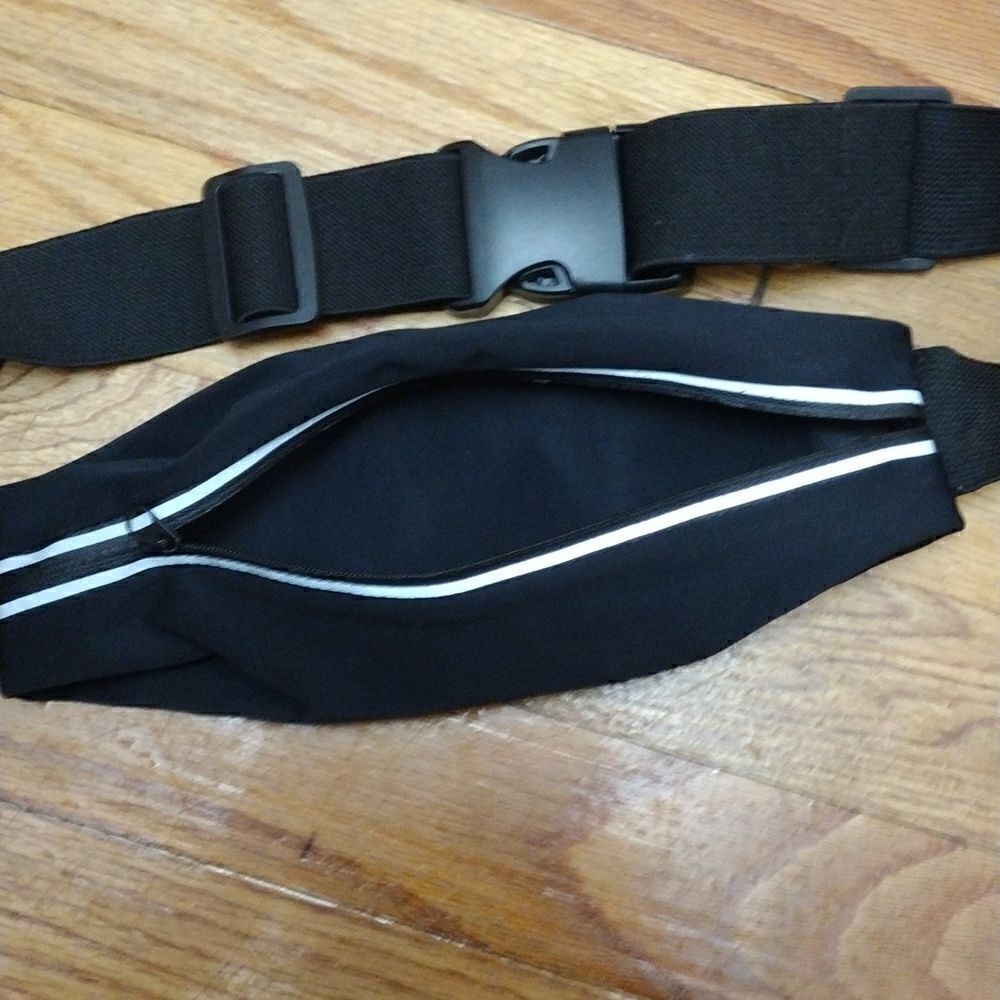 Cellphone Sports Pouch - Picture 3 of 3